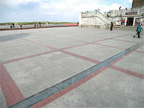 江沿广场1